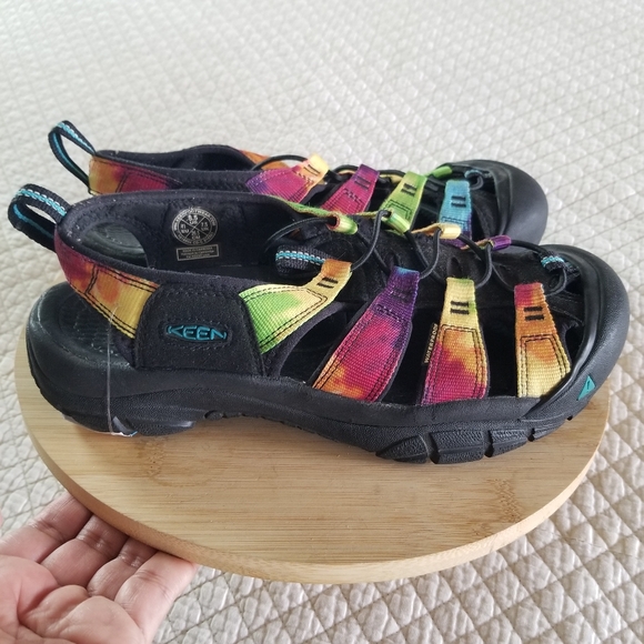 Keen | Newport Retro 10 Tie Dye Hiking Sandals - Picture 4 of 8